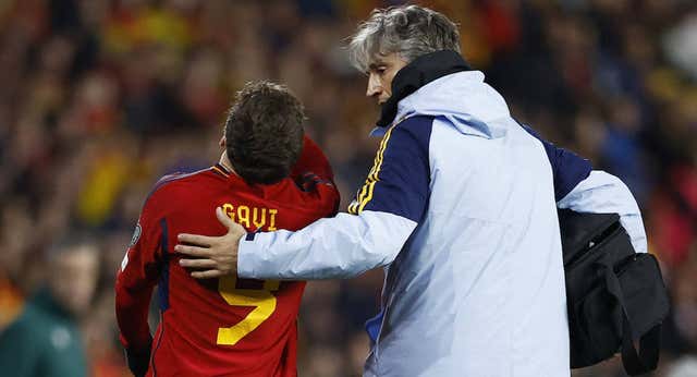 El primer diagnóstico de Gavi es de ligamento cruzado roto: peligra la Eurocopa