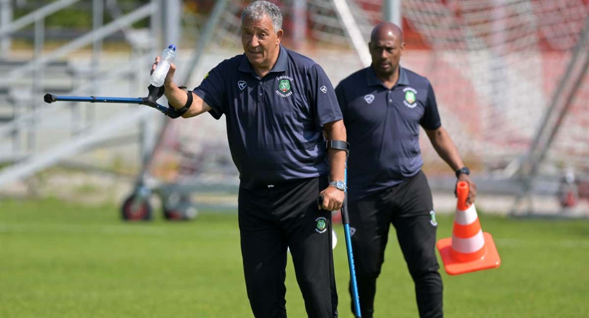 Ten Cate, durante un entrenamiento con Surinam. /GETTY