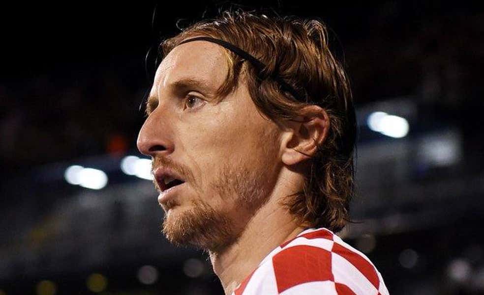Modric alarga su leyenda con un récord sólo al alcance de Cristiano y un gesto: «Estoy sin palabras»