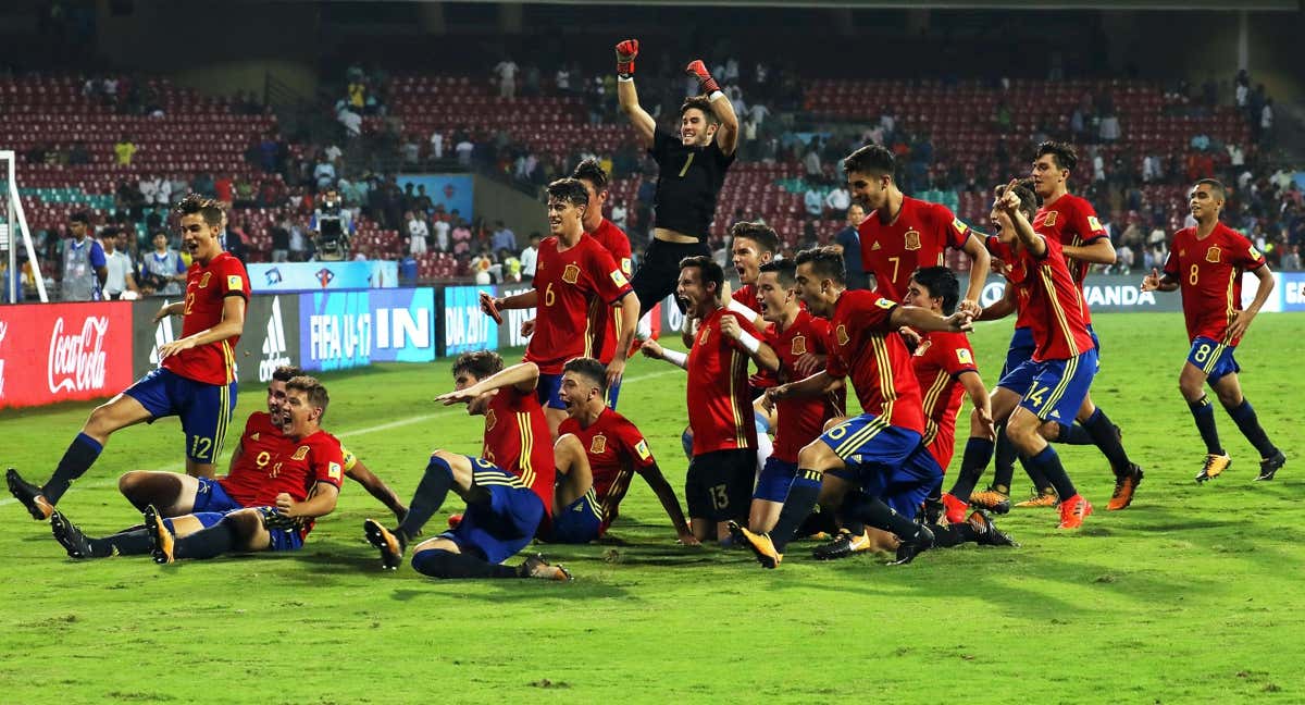 Futbolistas españoles celebrando el pase a la final. /ABC