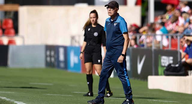 Antonio Toledo, el entrenador récord del fútbol femenino español abandona los banquillos