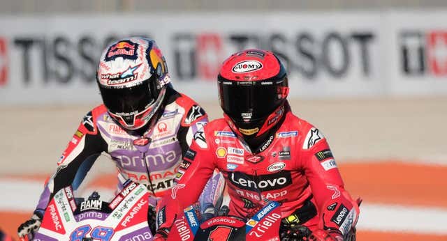 Jorge Martín pone nervioso a Bagnaia tras rodar a su estela incluso fuera de la pista