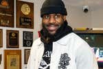 LeBron James inaugura en Akron un museo repasando su carrera dentro y fuera de la pista