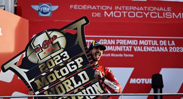 El sueño de Martín se desvanece en dos vueltas; Bagnaia cierra su día perfecto