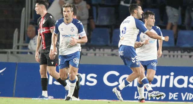 El Tenerife se sube a los vaivenes de la Segunda: del liderato a la mitad de la tabla en siete jornadas