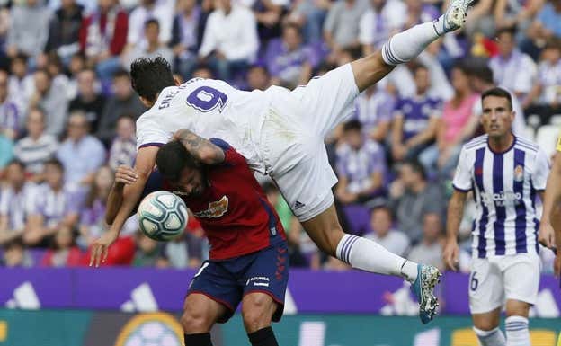 Mérida en un partido en su etapa en Osasuna.  El Norte de Castilla