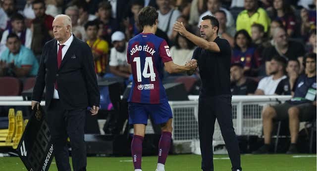 Xavi defiende a Joao Félix: “Es positivo, trabajador, dinámico… El vestuario le quiere”