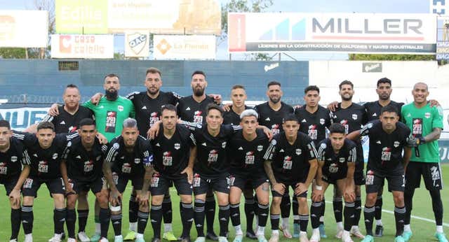 De cuarta división y las charlas espirituales de Maradona a Primera: Riestra y sus 1200 socios ascienden a Primera