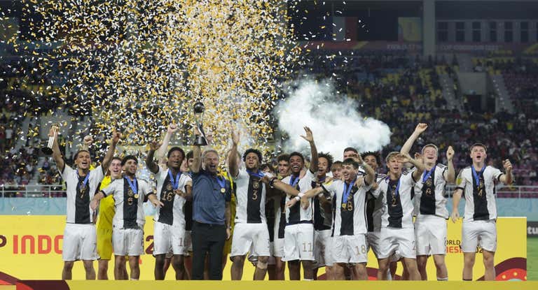 Alemania festeja el título Sub-17.