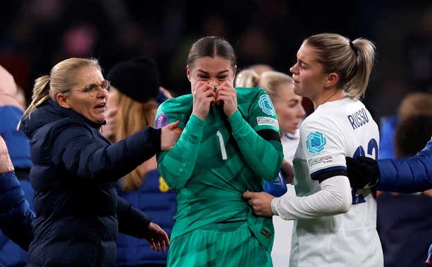 Mary Earps tras el partido.  REUTERS