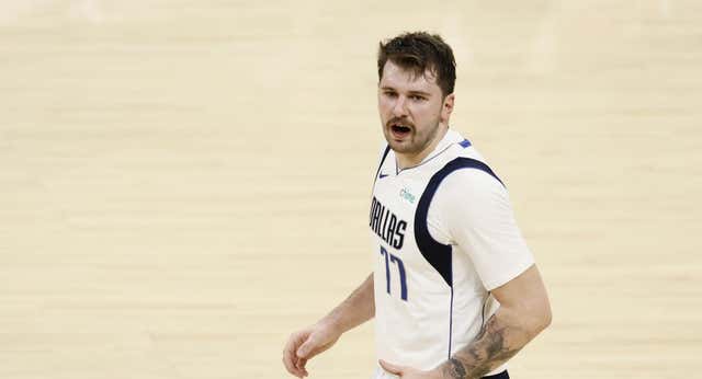 Las Mavs desaprovechan una noche histórica de Luka Doncic y un parcial de 30-0 ante Oklahoma