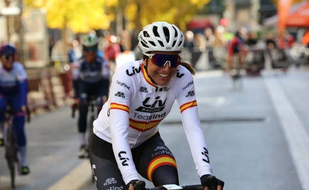 Mavi García, durante la disputa de Reinas de la Alhambra. @ALVAROCYCLING