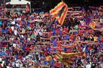 La réplica del aficionado culé: «80 euros, domingo y frío. ¿Quién va a subir a Montjuïc?»