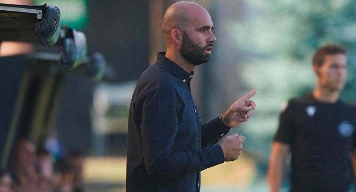 Claudio Giráldez, en un partido del Celta B.