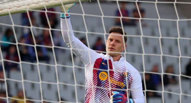 Los problemas de espalda siembran de incertidumbre los plazos con Ter Stegen: «Cada hernia es un mundo»