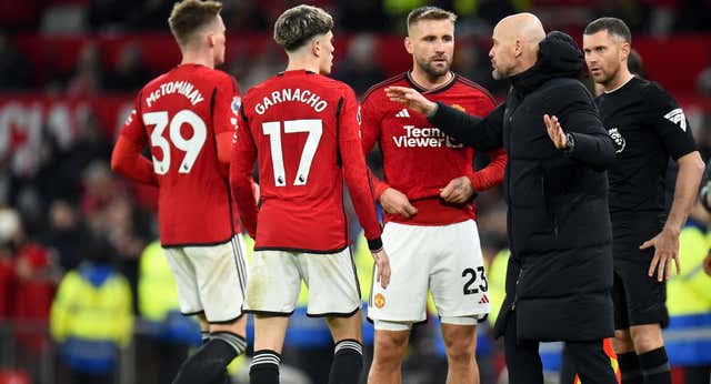 Cuando las cosas simples tienen resultado: Ten Hag cambia a tiempo y descubre un goleador sorpresa