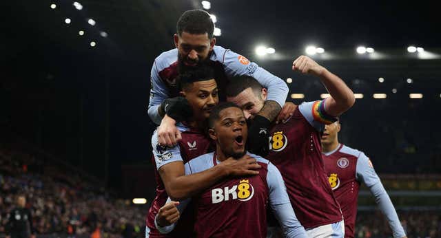 Emery tumba al City y pone tercero a su Aston Villa