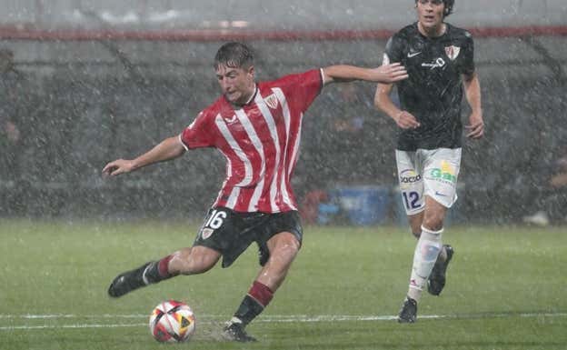 Jauregizar, durante un choque de esta temporada en el filial. Athletic Club