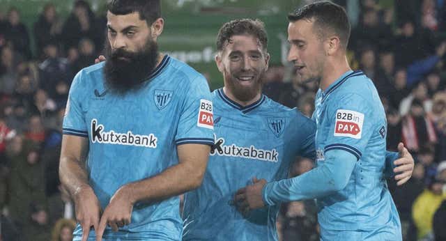 El Athletic cumple el trámite en una gran fiesta rojiblanca