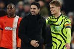 Arteta llega a 150 partidos en Premier y supera a Wenger... sin poder sentarse en el banquillo