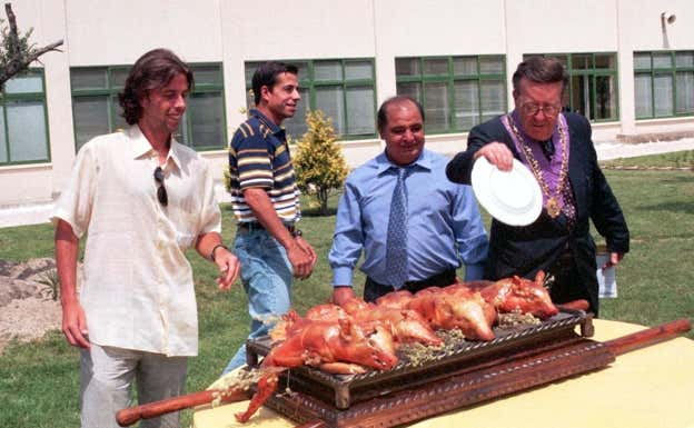 Los hermanos Pato y Pepo Clavet en la presentación del torneo de tenis de El Espinar en 1999.  Izuzquiza