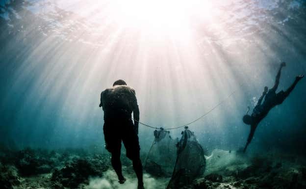 Fotografía ganadora de la categoría "Pesca".  EMILIO LÓPEZ