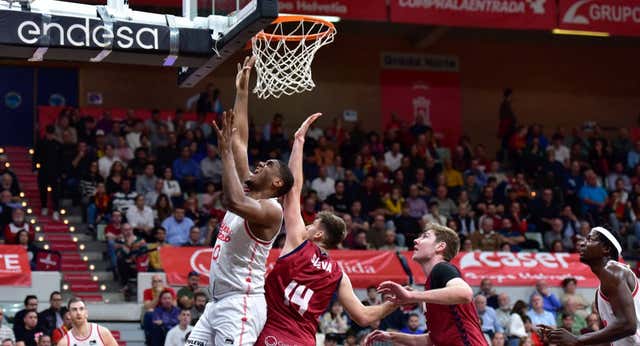 Un UCAM Murcia – Valencia Basket que lo tuvo todo: polémica previa, remontada, prórroga… ¡y cuatro lesionados!