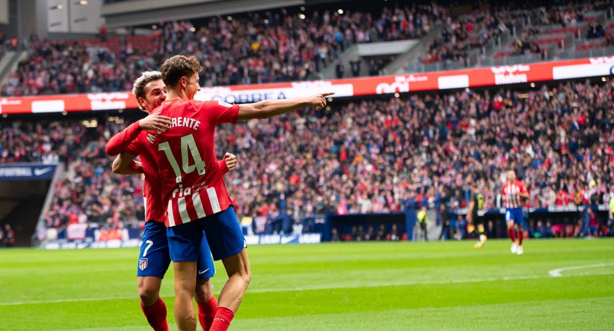 Marcos Llorente y Antoine Griezmann celebrando un gol. /EFE