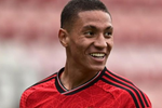 El zaragozano que ya golea tras su larga lesión en el Manchester United: «Cada vez que corría el tobillo hacía 'clac clac'»