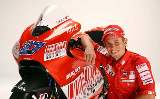Casey Stoner, con la Ducati para la temporada 2009 del Mundial de Motociclismo.  AFP