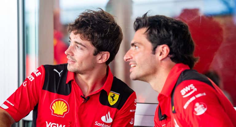 Ferrari tiene una encrucijada en su futuro con Sainz y Leclerc como protagonistas