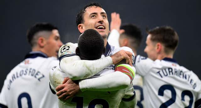 La Real sigue haciendo historia en la Champions League y se clasifica por la puerta grande para los octavos de final