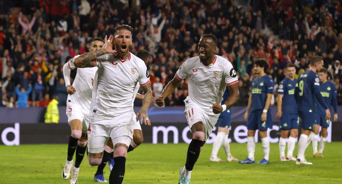 Sergio Ramos, celebra el tanto logrado ante el PSV./EP