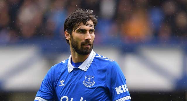 El túnel que ha hecho desaparecer a André Gomes en el Everton: «Ha sido muy frustrante para él»
