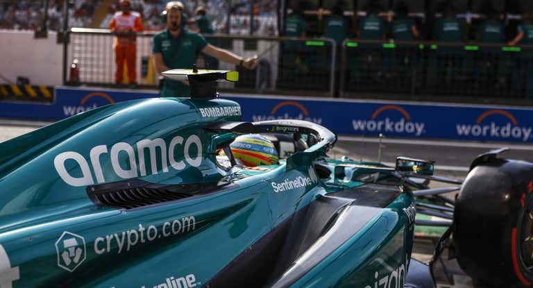 Fernando Alonso, al volante del Aston Martin AMR23.