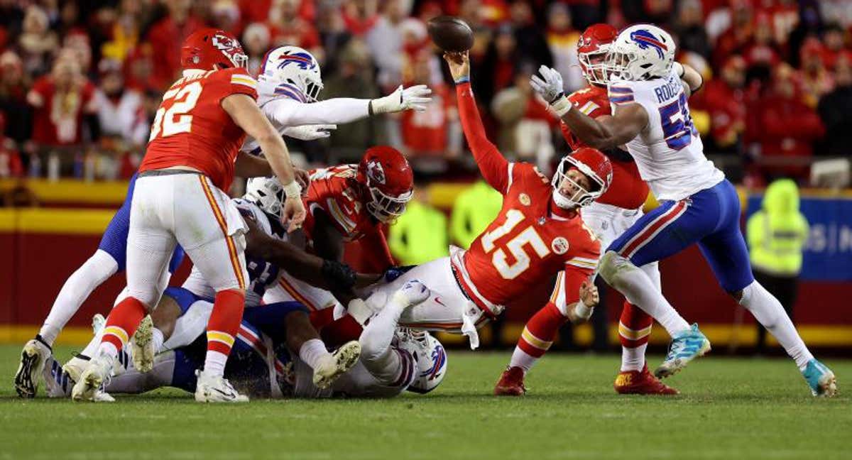 Patrick Mahomes en el partido frente a Buffalo. /AFP