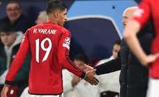 ¿Qué pasa con Varane? Suplente habitual, polémica con Ten Hag y dudas sobre el final de su contrato