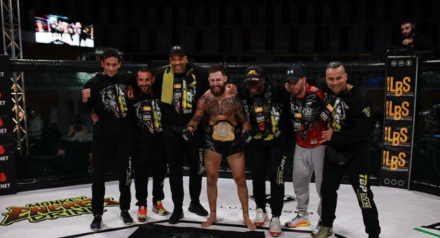 David Mora ,campeón del peso ligero de AFL