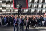 El Txopo Iribar ya es inmortal en San Mamés y Rahm recibe el homenaje sin chaqueta verde