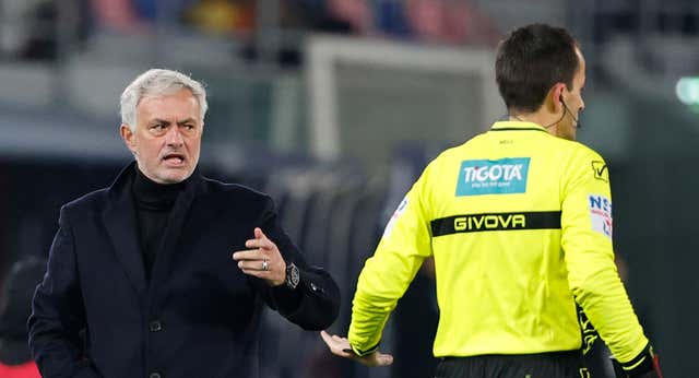 Mourinho descifra su futuro: «Si hay que separarse no será por decisión mía»