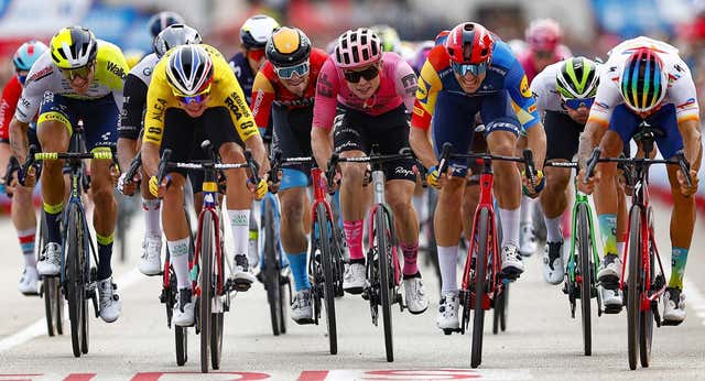 Por qué al ciclismo no le salen las cuentas… y piensa en una Superliga