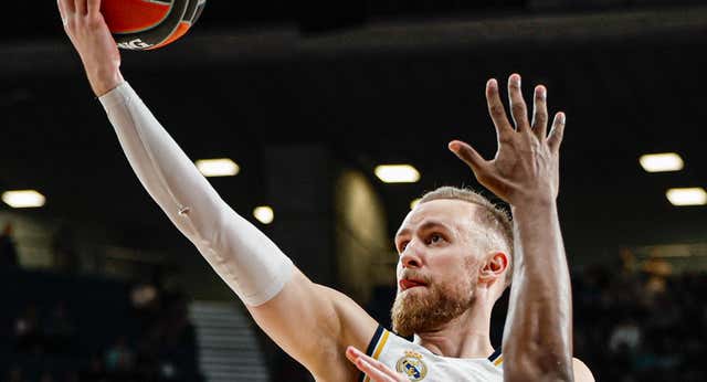 Musa lidera el triunfo del Real Madrid y el Valencia Basket se hace fuerte ante la Virtus Bologna