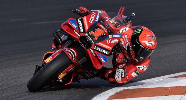 El número 1 en MotoGP: qué pasó, por qué nadie lo llevó durante años y quién lo porta actualmente