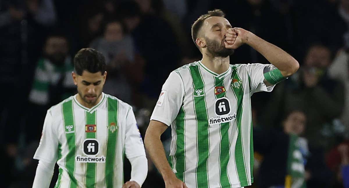 Germán Pezzella celebra el gol del empate.
