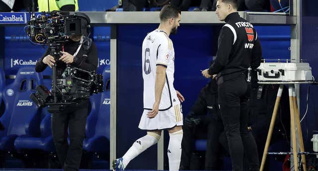 Nacho le hace un favor a Ancelotti en la semana de reflexión del Real Madrid antes de ir al mercado