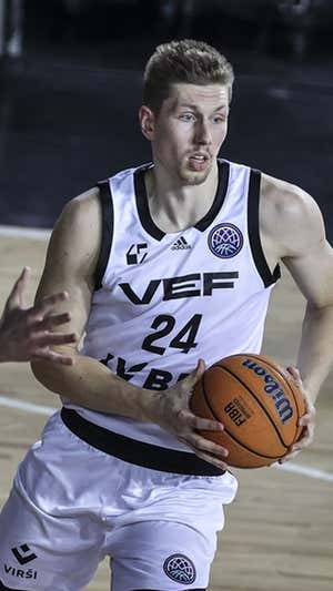 Alexander Madsen, en el último partido de BCL con el Riga.  FIBA