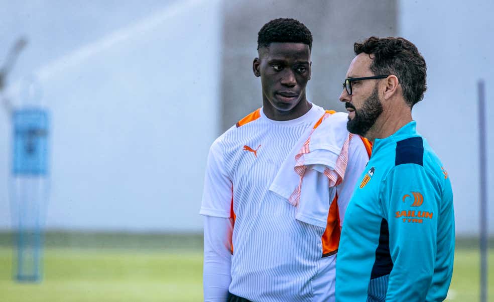 Me llega, me cuentan, me confirman; Ilaix Moriba se acerca al Getafe, Hermoso se aleja del Atlético y un 'regalo' de Reyes para el Granada