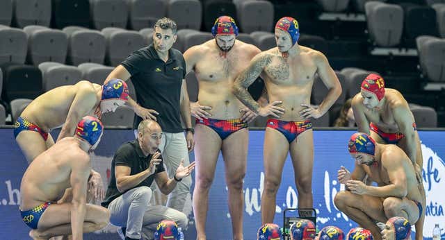 La noche de fin de año más corta del waterpolo: cena, uvas, brindis… y en seis horas al aeropuerto a por el segundo intento olímpico