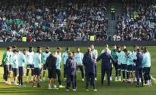 Miles de béticos celebran la Navidad en el Benito Villamarín con Isco como gran atracción