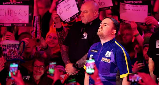 DAZN se frota las manos con los dardos y Luke Littler: «Estas semis ya han superado en audiencia a la final del año pasado»
